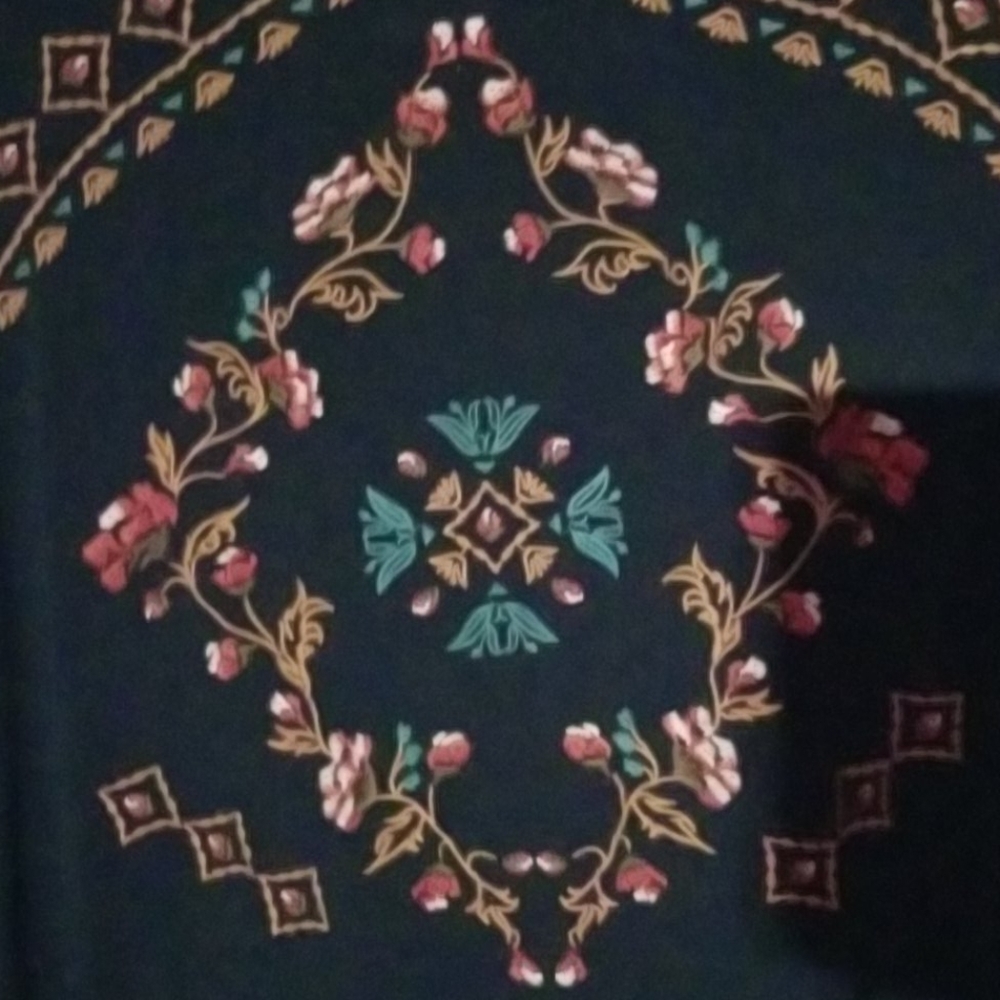 Embroidered top - Picture 3 of 7